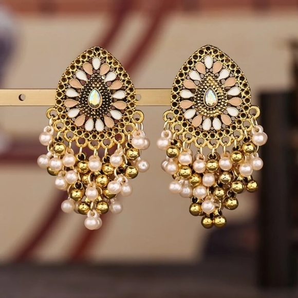 NWT Faux pearls drop jhumka/ Indian jhumka/ Pakistani jewellery/ Indian wedding - Picture 1 of 5